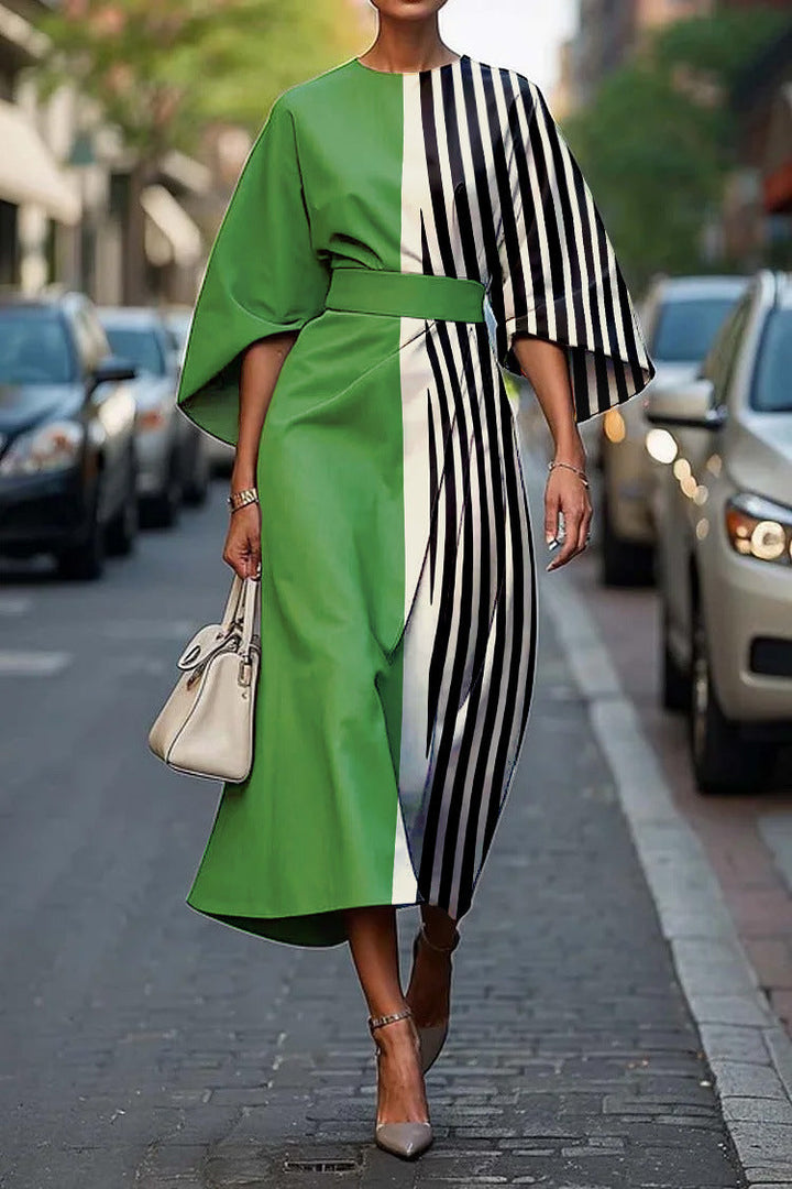 Grace™ - Elegant Dress with Round Neck